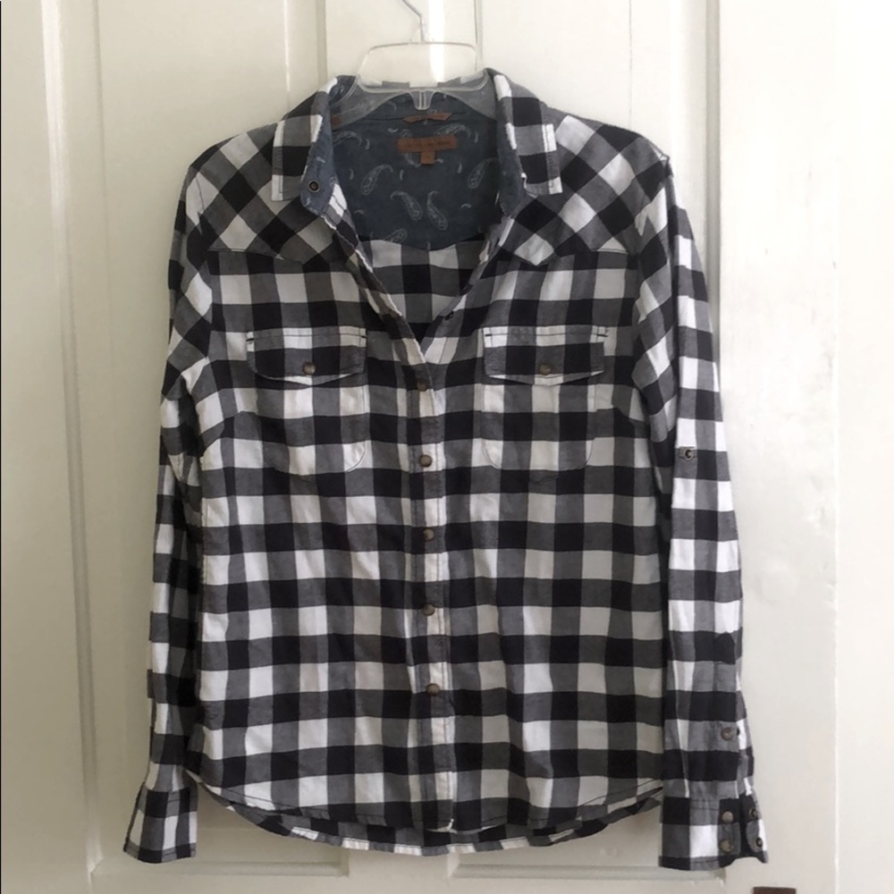 Women’s checkered button down